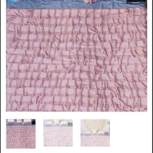 Ruffled Bedcover
